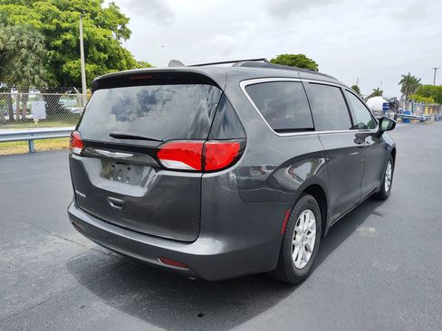 Used 2020 Chrysler Voyager Lxi image 7