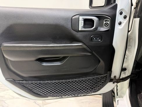 Used 2021 Jeep Gladiator Mojave image 10