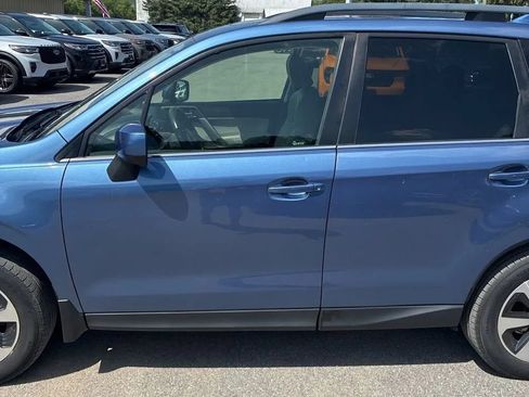 Used 2017 Subaru Forester 2.5i Limited AWD/4WD image 4