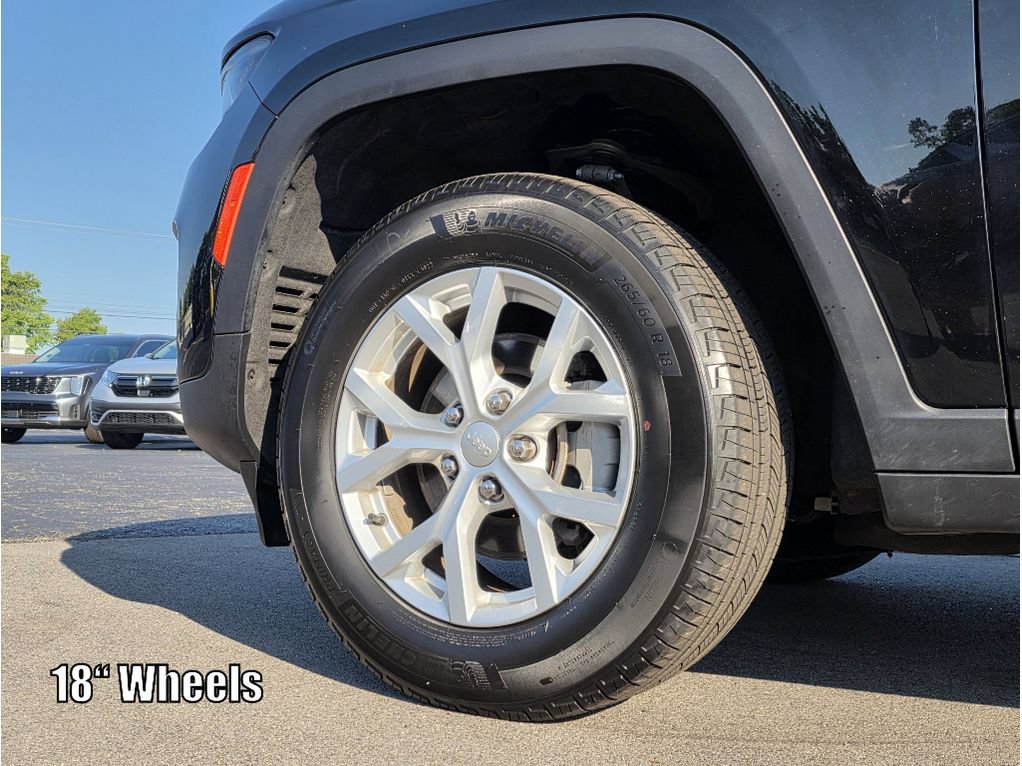 Used 2023 Jeep Grand Cherokee Limited AWD/4WD image 17