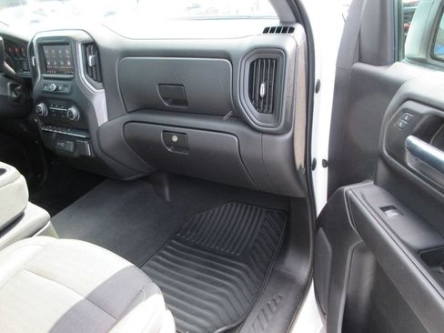 Used 2022 Chevrolet Silverado 1500 Custom AWD/4WD image 17