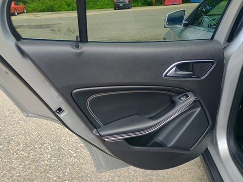 Used 2018 Mercedes-Benz GLA 250 4MATIC image 18