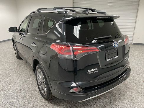 Used 2018 Toyota RAV4 Limited image 7