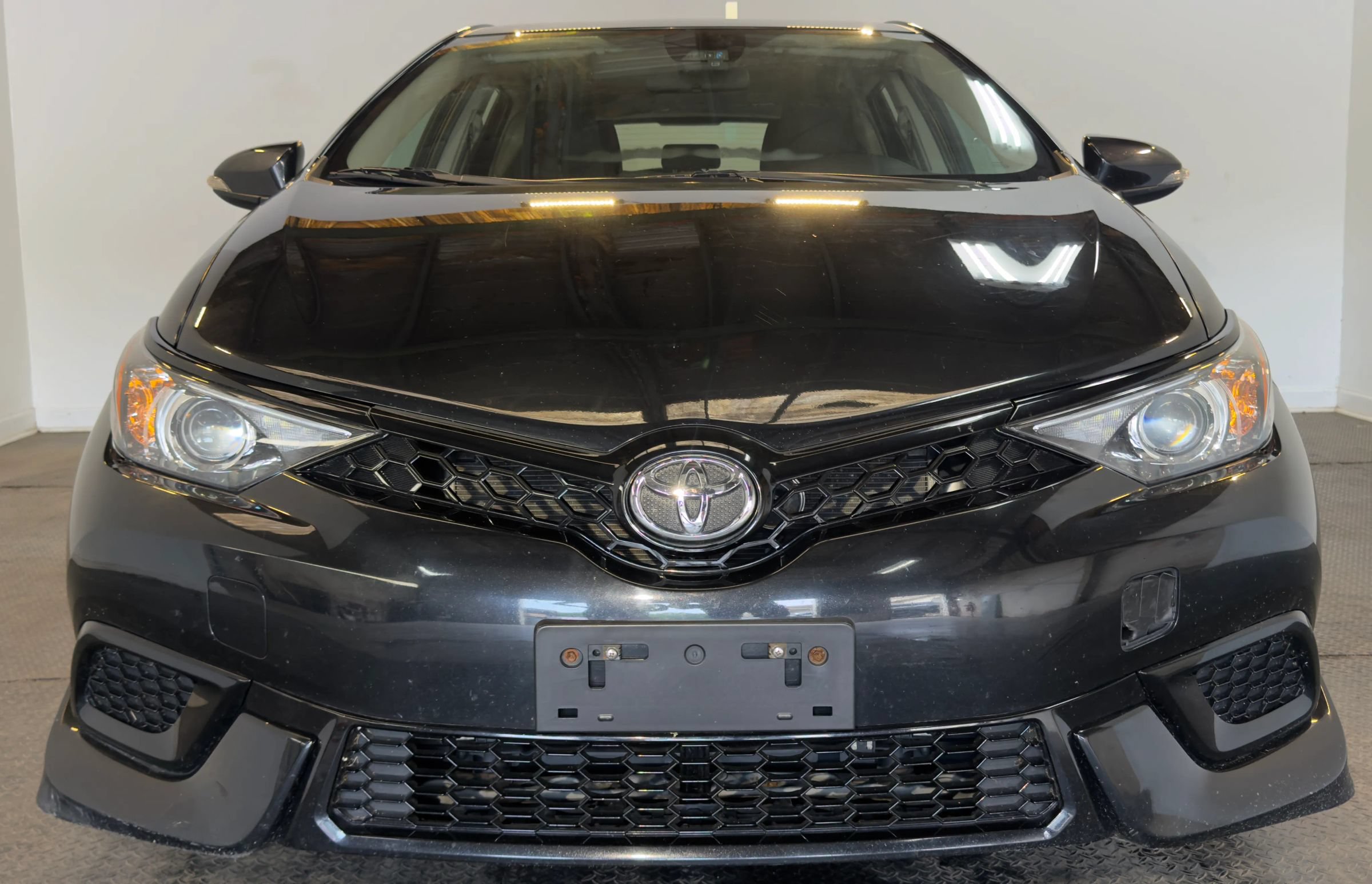 Used 2017 Toyota Corolla iM w/ All-Weather Mat Package FWD image 3