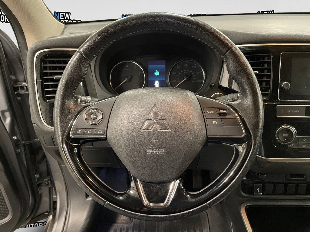 Used 2019 Mitsubishi Outlander SE AWD/4WD image 12