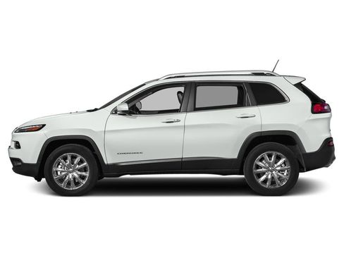 Used 2015 Jeep Cherokee Limited w/ Luxury Group AWD/4WD image 57