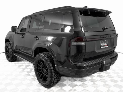 Used 2024 Lexus GX 550 w/ Accessory Package (2T) image 8