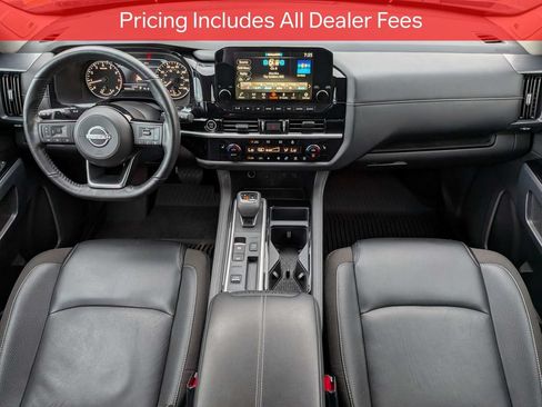Used 2024 Nissan Pathfinder SL w/ SL Premium Package FWD image 16