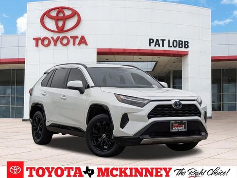 Used 2022 Toyota RAV4 SE AWD/4WD image 1