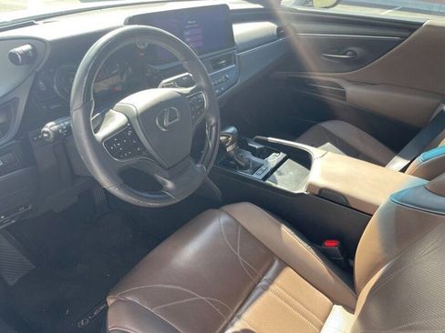 Certified 2023 Lexus ES 300h w/ Accessory Package (Z1) image 4