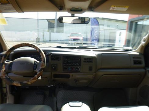 Used 2000 Ford F250 Lariat image 10