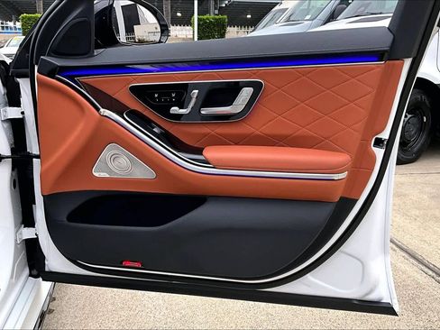 Used 2024 Mercedes-Benz S 580e 4MATIC Sedan image 22