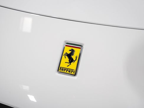 Used 2022 Ferrari Roma RWD image 11