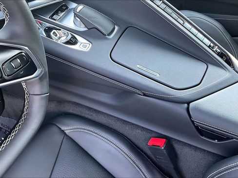 Used 2025 Chevrolet Corvette Stingray Preferred Conv w/ Z51 Performance Package RWD image 19