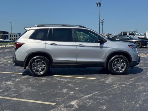 Certified 2024 Honda Passport TrailSport image 3