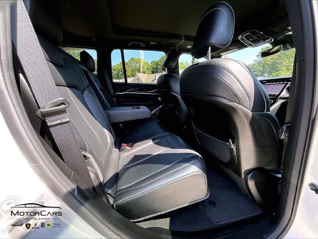 Used 2022 Jeep Grand Cherokee Overland AWD/4WD image 24