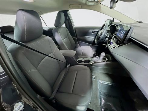 Used 2025 Toyota Corolla LE image 24