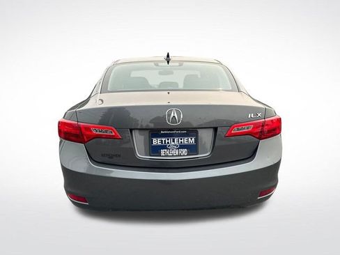 Used 2013 Acura ILX w/ Technology Package FWD image 4