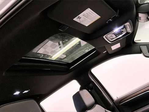 Used 2024 Chevrolet Silverado 1500 High Country w/ High Country Premium Package image 17