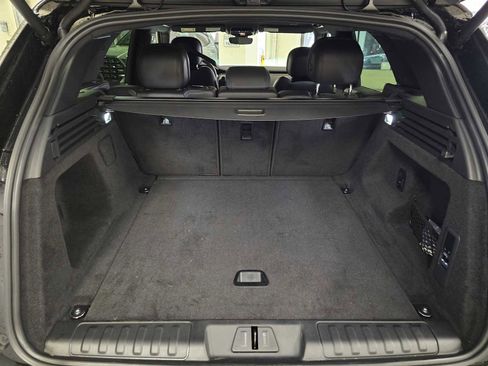 Used 2025 Land Rover Range Rover Sport SE AWD/4WD image 17