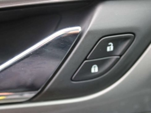 Used 2019 Chevrolet Traverse LT image 36