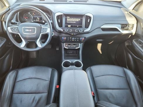 Used 2024 GMC Terrain SLT image 10