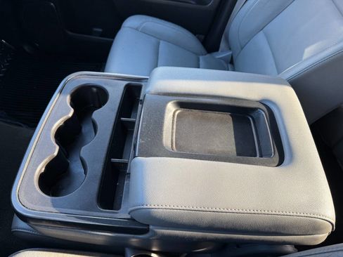 Used 2015 Chevrolet Silverado 3500 LTZ image 38