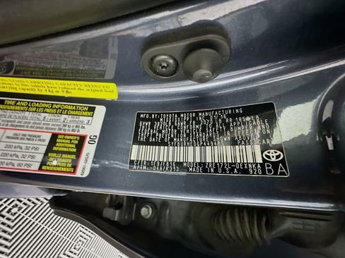 Used 2016 Toyota Corolla LE FWD image 12