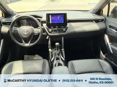 Used 2023 Toyota Corolla Cross AWD Hybrid w/ Convenience Package image 3