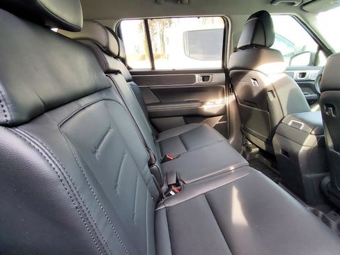 Used 2024 Hyundai Santa Fe Limited image 4