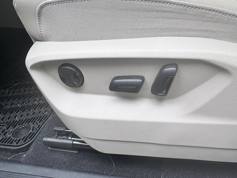 Used 2026 Volkswagen Atlas SE FWD image 11