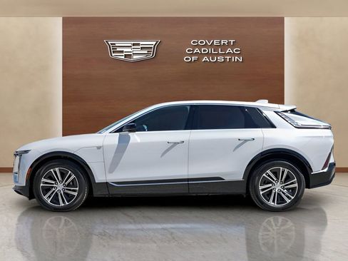 New 2026 Cadillac Lyriq Luxury w/ LPO, Floor Liner Package AWD/4WD image 5