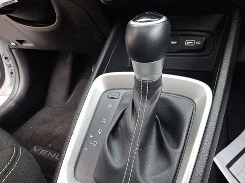 Certified 2022 Hyundai Venue SEL image 13