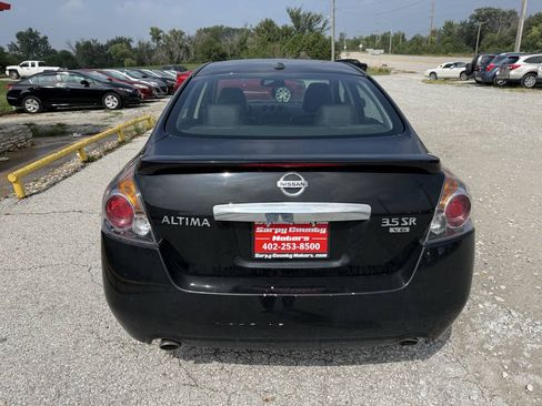 Used 2011 Nissan Altima 3.5 SR w/ 3.5SR Premium Pkg FWD image 4