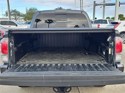 Used 2021 Toyota Tacoma TRD Off-Road image 7