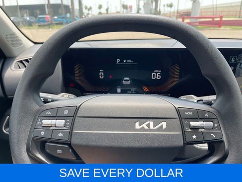 Used 2025 Kia K4 FWD image 8