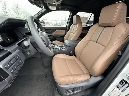 Used 2025 Toyota 4Runner Limited image 16