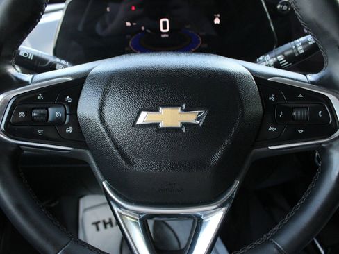 Used 2025 Chevrolet Trax LT w/ LT Convenience Package FWD image 26