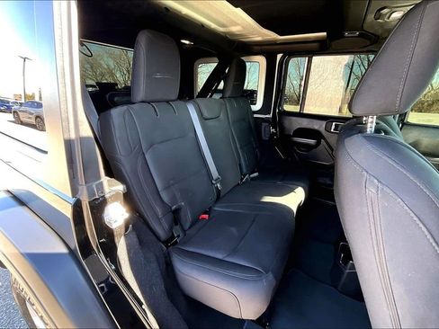 Used 2018 Jeep Wrangler Unlimited Sport S image 37