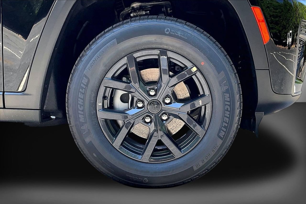 New 2027 Jeep Grand Cherokee Altitude AWD/4WD image 29