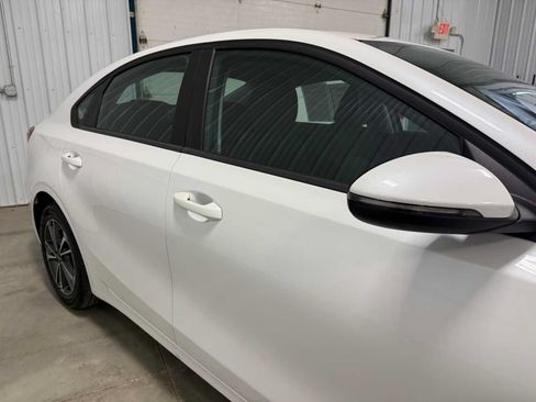 Used 2023 Kia Forte LXS w/ LXS Technology Package FWD image 11