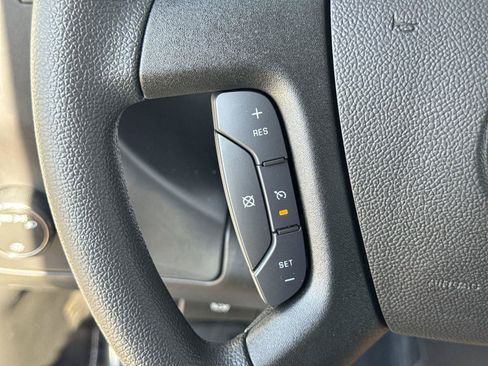 New 2026 GMC Savana 2500 w/ Driver Convenience Package RWD image 9