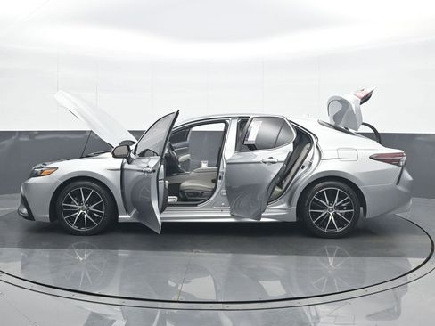 Used 2023 Toyota Camry SE image 37