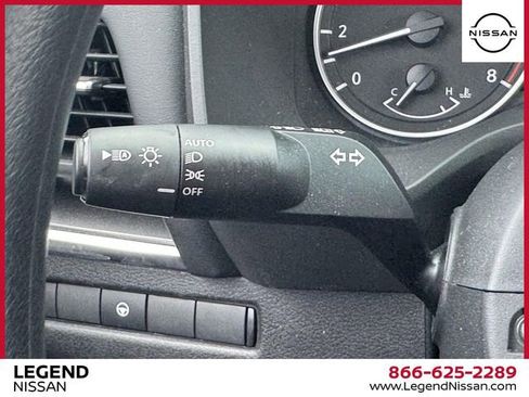 Used 2023 Nissan Rogue SV image 21