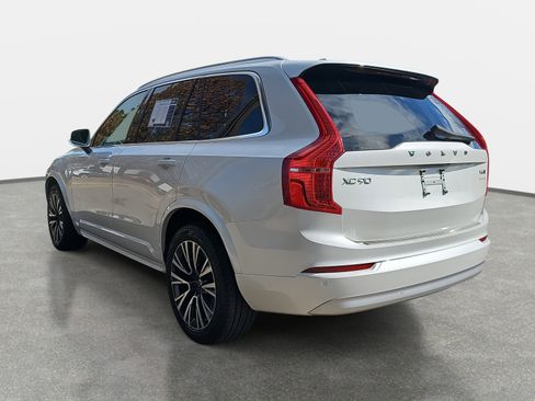 Used 2022 Volvo XC90 T6 Momentum w/ Climate Package image 7