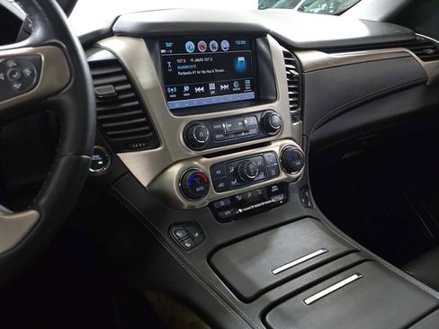 Used 2020 GMC Yukon Denali w/ Denali Premium Package image 32