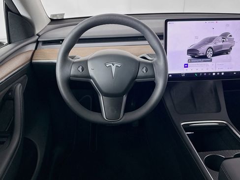 Used 2024 Tesla Model Y Long Range image 16