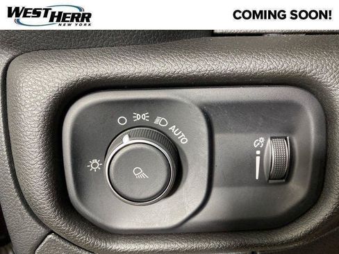 Used 2023 RAM 1500 Big Horn AWD/4WD image 32