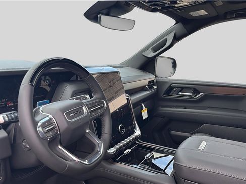 New 2026 GMC Yukon XL Denali w/ Denali Reserve Package image 16