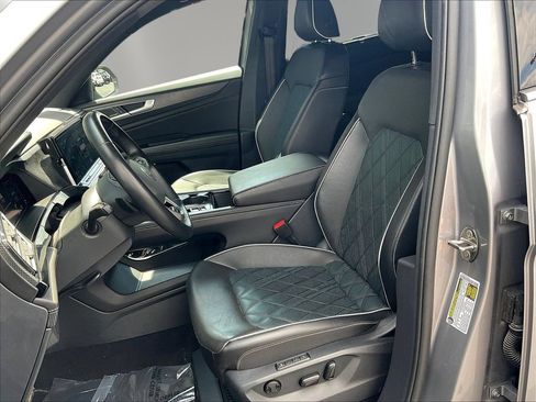 Used 2025 Volkswagen Atlas Cross Sport SEL Premium R-Line AWD/4WD image 20